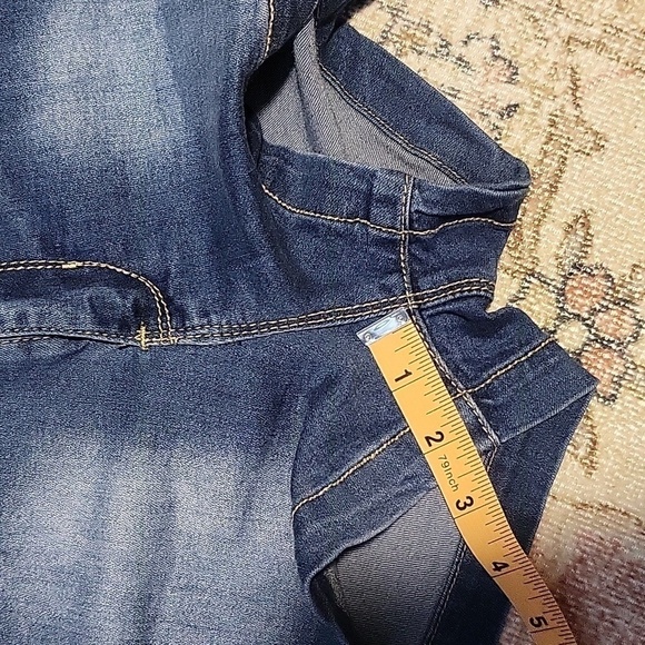 YMI WannaBettaButt Mid-Rise 2.5" Inseam Stretchy Denim Shorts Size 9 - Picture 9 of 11